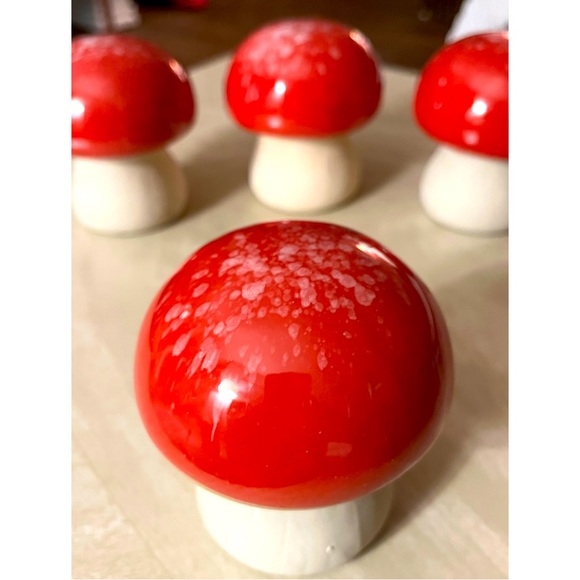 🍄Cute Groovy Red Crème Ceramic Stoneware Glazed Home Decor Fine Art Mushrooms🍄 - Picture 6 of 7